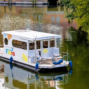 Hausboot Fiona Im Yachthafen Berlin-schmoeckwitz Auf Der Spree Und Dem Mueggelsee Von Anfang April Bis Ende Oktober Berlin